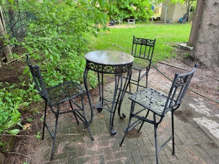 Patio round table and chairs