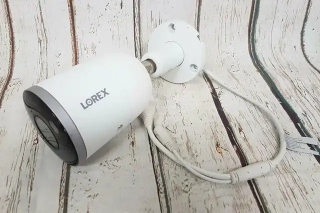 LOREX E892AB-Z 4K Ultra HD Smart Deterrence IP Camera with Smart Motion E892