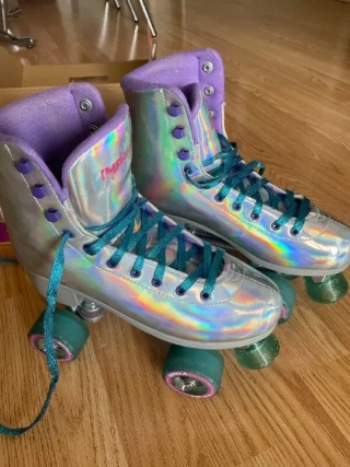 Impala holographic roller skates + accessories