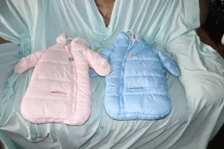 0-6 MONTHS BABY BOY AND GIRL MATCHING ENCLOSED WINTER JACKETS