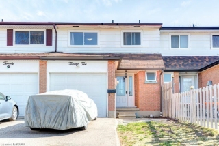 🏡📢Spacious 3 Bed + 2 bath Townhome with No Condo Fees..!!